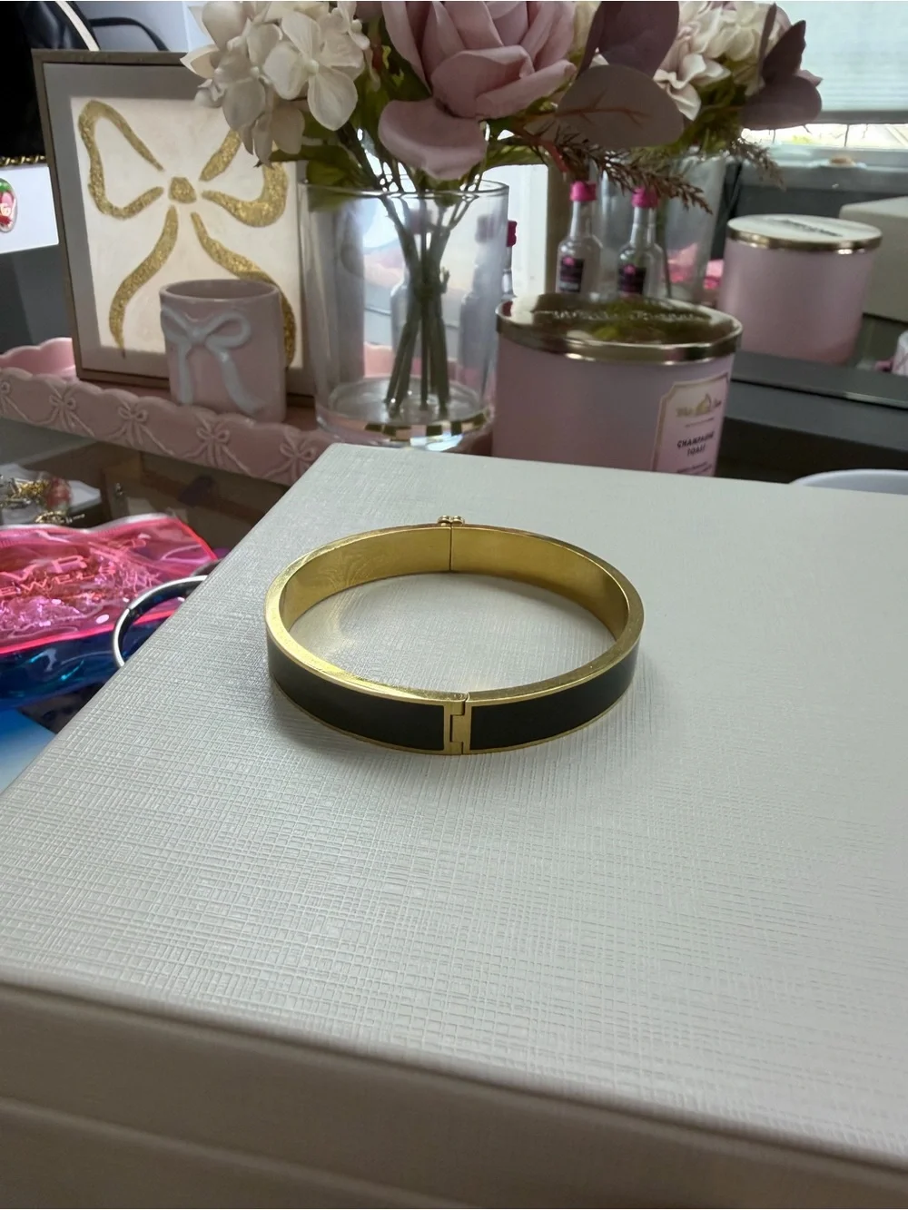 kate spade Black and Gold Clover Enamel Hinged Bangle Bracelet - Picture 3 of 3